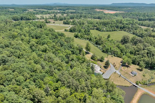 260 Peaceful Valley LN, Rocky Mount, VA 24151