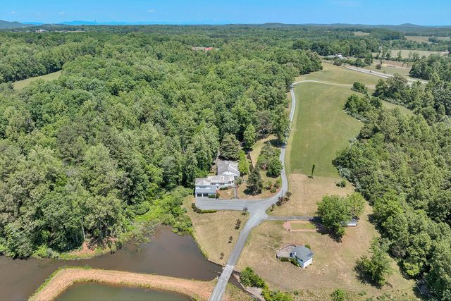 260 Peaceful Valley LN, Rocky Mount, VA 24151