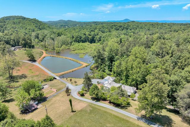 260 Peaceful Valley LN, Rocky Mount, VA 24151