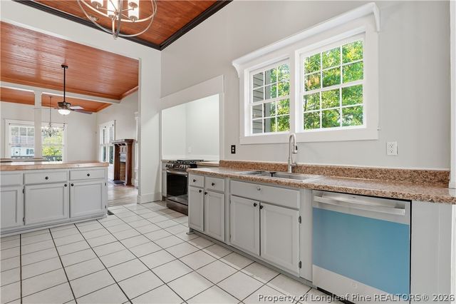 602 N Main Street, Raeford, NC 28376
