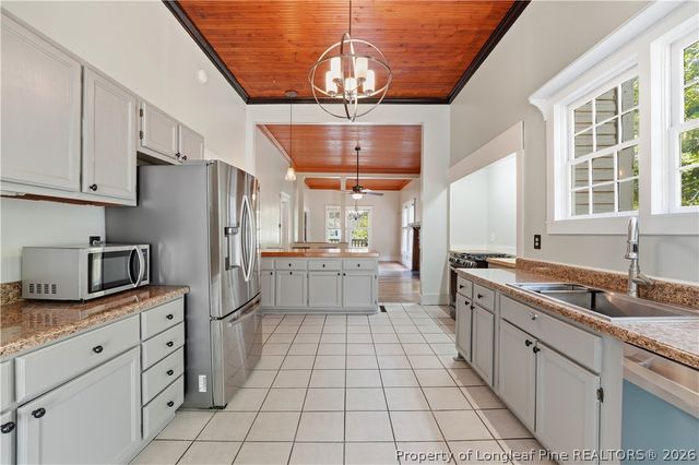 602 N Main Street, Raeford, NC 28376