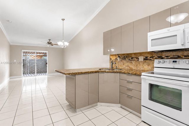 5471 W 27th Ct, Hialeah, FL 33016