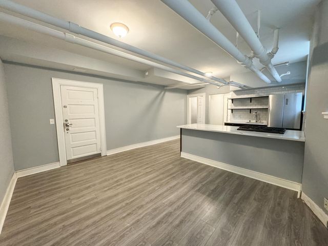579 Summit Avenue 102, Saint Paul, MN 55102