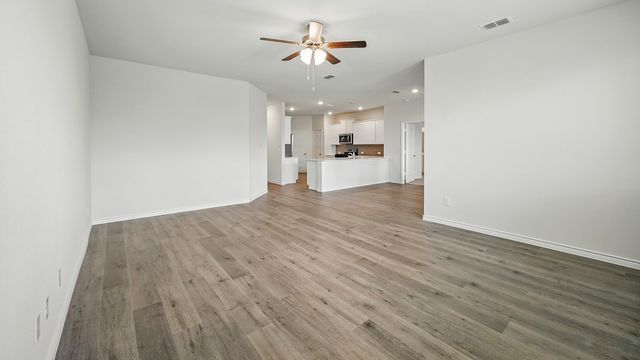 7086 Lake Cabin Lane, Garland, TX 75043