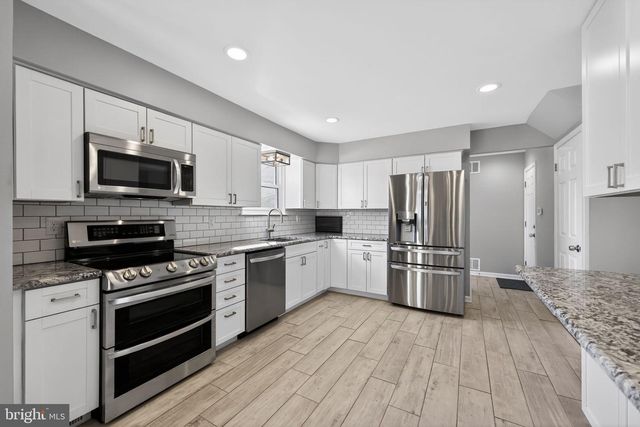 11 DOTTIE LN, Sicklerville, NJ 08081