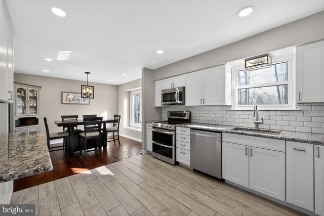 11 DOTTIE LN, Sicklerville, NJ 08081