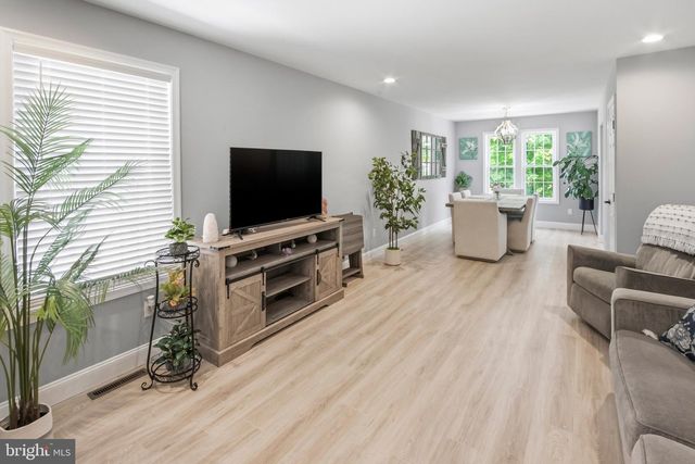 422 MULLICA HILL RD, Mullica Hill, NJ 08062