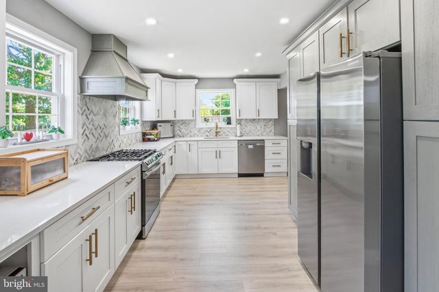 422 MULLICA HILL RD, Mullica Hill, NJ 08062