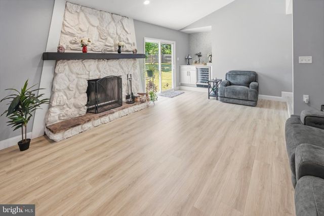 422 MULLICA HILL RD, Mullica Hill, NJ 08062