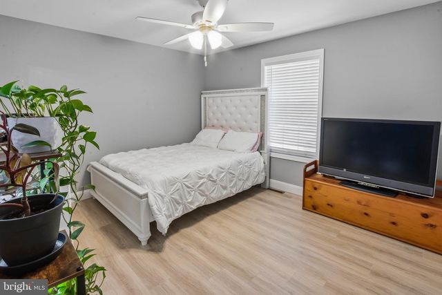 422 MULLICA HILL RD, Mullica Hill, NJ 08062
