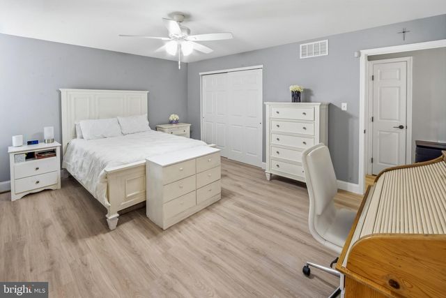 422 MULLICA HILL RD, Mullica Hill, NJ 08062
