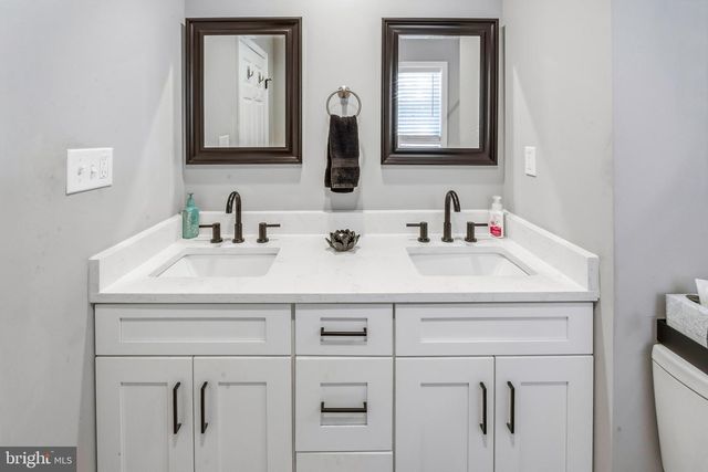 422 MULLICA HILL RD, Mullica Hill, NJ 08062