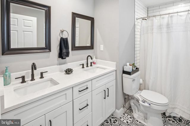 422 MULLICA HILL RD, Mullica Hill, NJ 08062