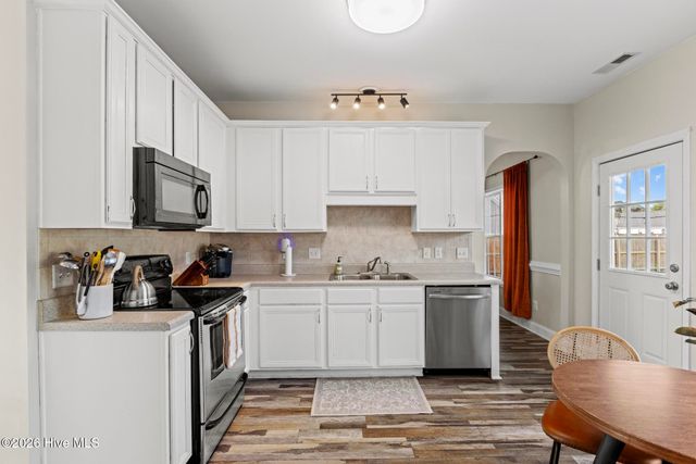 211 Gelynda Court, Holly Ridge, NC 28445