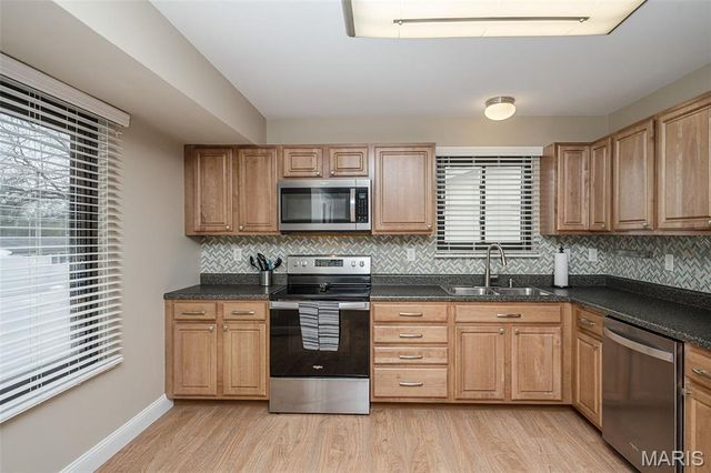 1226 Kings Trail Lane, Fenton, MO 63026