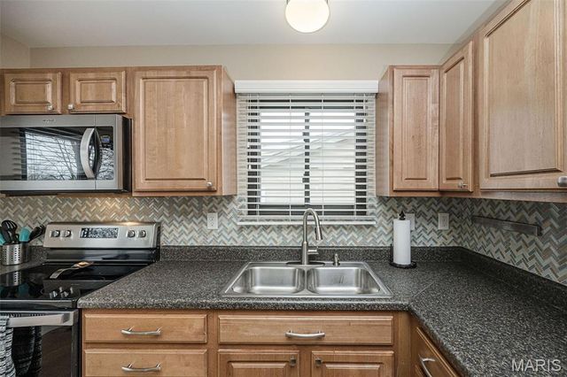 1226 Kings Trail Lane, Fenton, MO 63026