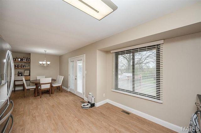 1226 Kings Trail Lane, Fenton, MO 63026