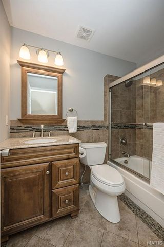 1226 Kings Trail Lane, Fenton, MO 63026