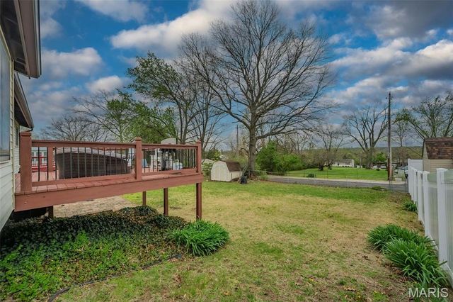 1226 Kings Trail Lane, Fenton, MO 63026