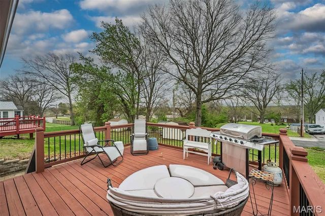 1226 Kings Trail Lane, Fenton, MO 63026