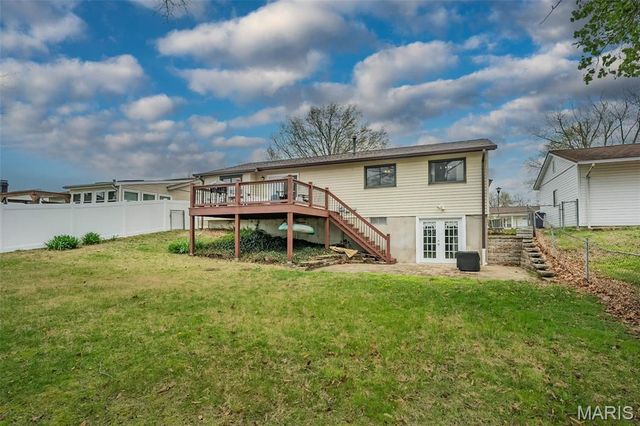 1226 Kings Trail Lane, Fenton, MO 63026