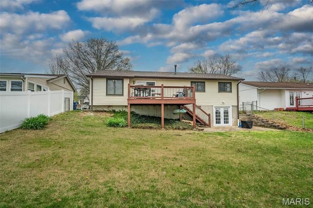 1226 Kings Trail Lane, Fenton, MO 63026