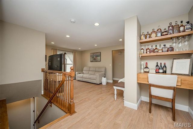 1226 Kings Trail Lane, Fenton, MO 63026