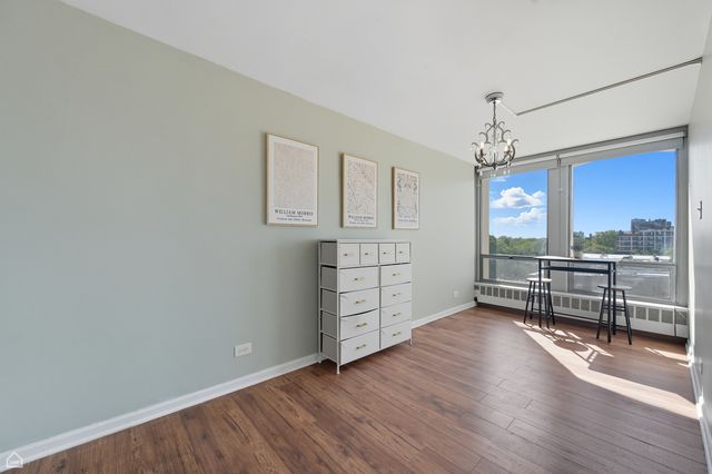 1400 E 55th Place 702S, Chicago, IL 60637