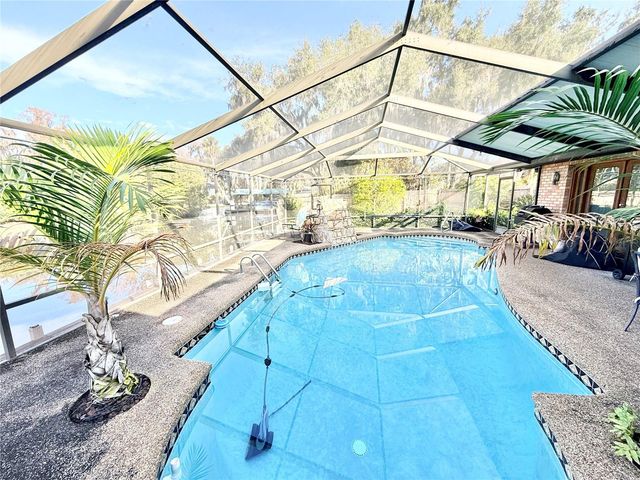 1813 MAINE COURT, Tavares, FL 32778