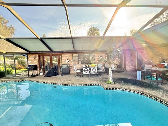 1813 MAINE COURT, Tavares, FL 32778