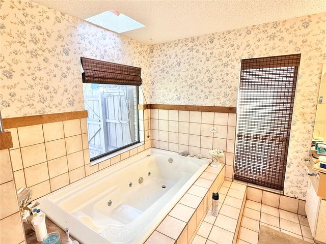 1813 MAINE COURT, Tavares, FL 32778