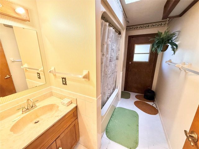 1813 MAINE COURT, Tavares, FL 32778