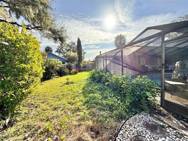 1813 MAINE COURT, Tavares, FL 32778