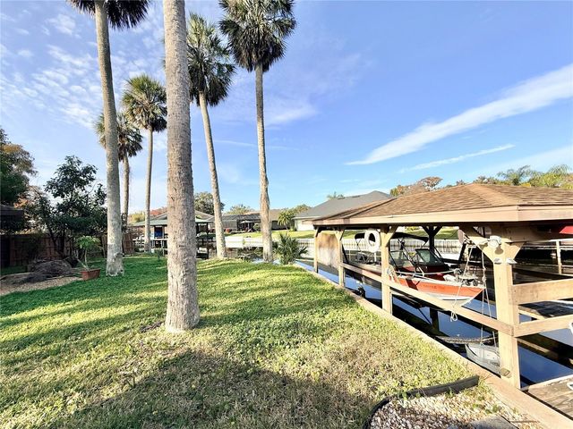 1813 MAINE COURT, Tavares, FL 32778