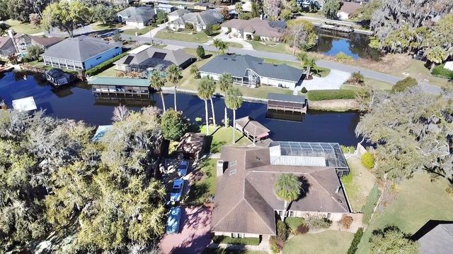1813 MAINE COURT, Tavares, FL 32778