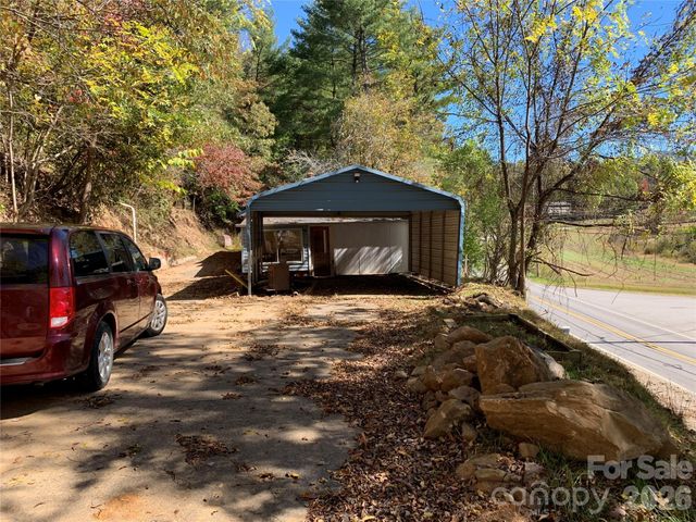 465 Bee Tree Road, Swannanoa, NC 28778