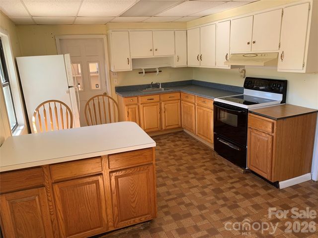 465 Bee Tree Road, Swannanoa, NC 28778