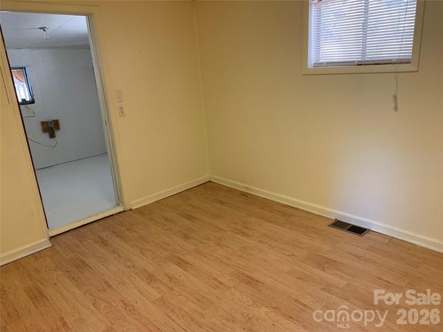 465 Bee Tree Road, Swannanoa, NC 28778