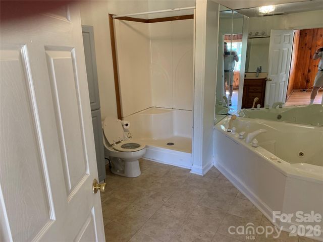 465 Bee Tree Road, Swannanoa, NC 28778