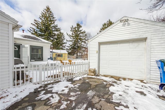 116 Cimarron Drive, Rochester, NY 14620