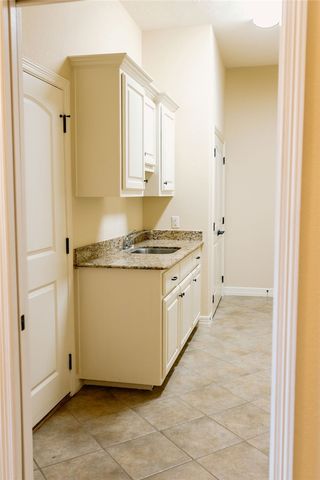 1909 Debbie, Bryan, TX 77802