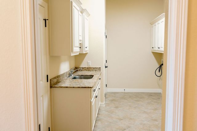 1909 Debbie, Bryan, TX 77802