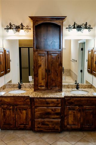 1909 Debbie, Bryan, TX 77802