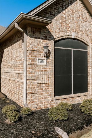 1909 Debbie, Bryan, TX 77802