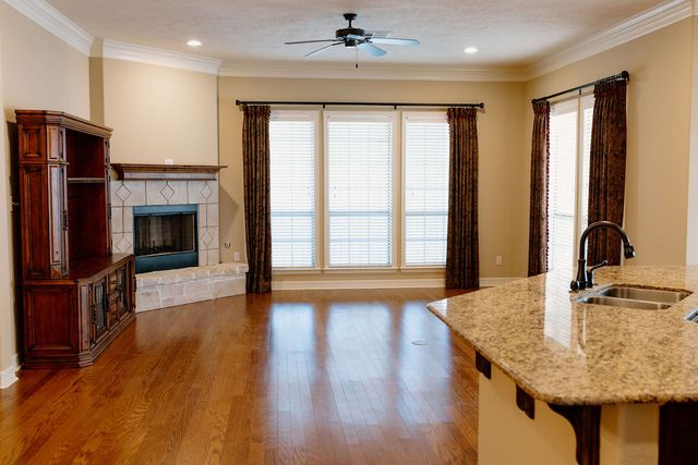 1909 Debbie, Bryan, TX 77802