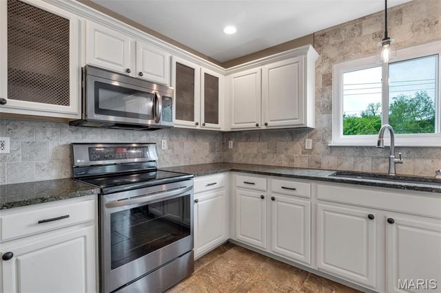 6 Parsons Creek Court, O'fallon, MO 63366