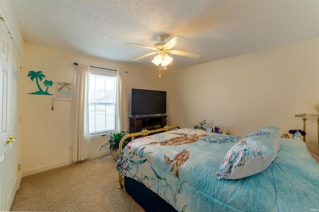 511 S Eighth Avenue, Haubstadt, IN 47639