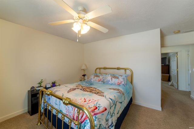 511 S Eighth Avenue, Haubstadt, IN 47639