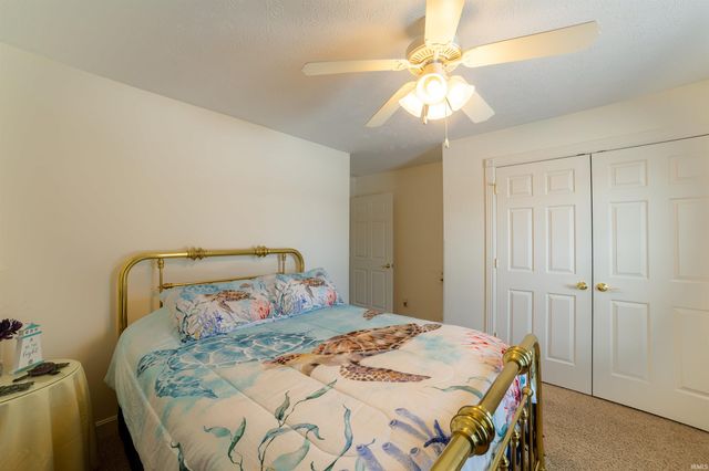 511 S Eighth Avenue, Haubstadt, IN 47639