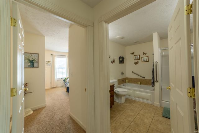 511 S Eighth Avenue, Haubstadt, IN 47639